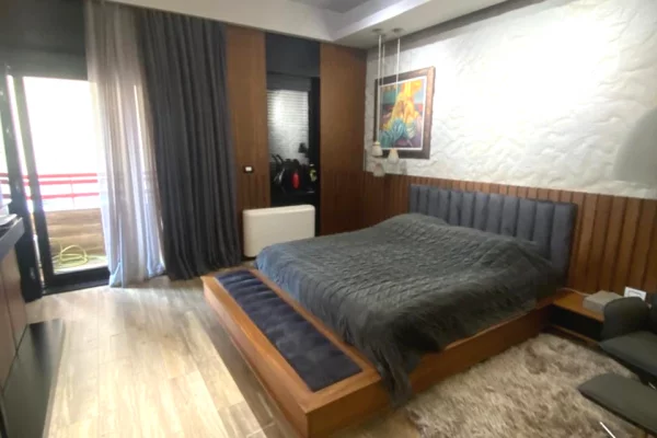 Shtepi me qera Apartament ne Tirane, 3+1, Mobilimi E mobiluar, Pagesa 1,700  Euro.