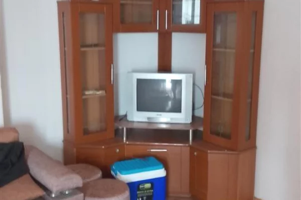 Shtepi me qera Apartament ne Tirane, 2+1, Mobilimi E mobiluar, Pagesa 50,000  Leke.