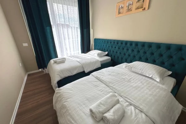 Shtepi me qera Apartament ne Tirane, 2+1, Mobilimi E mobiluar, Pagesa 90,000  Leke.