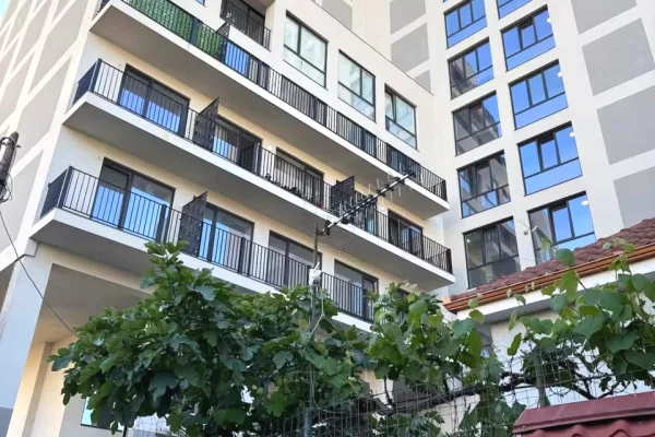 Shtepi me qera Apartament ne Tirane, 2+1, Mobilimi E mobiluar, Pagesa 90,000  Leke.