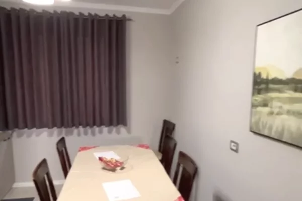 Shtepi me qera Apartament ne Tirane, 2+1, Mobilimi E mobiluar, Pagesa 52,000  Leke.