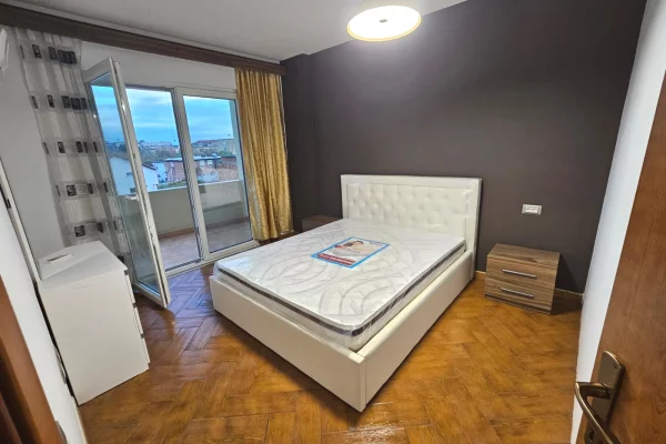 Shtepi me qera Apartament ne Tirane, 3+1, Mobilimi E mobiluar, Pagesa 70,000  Leke.