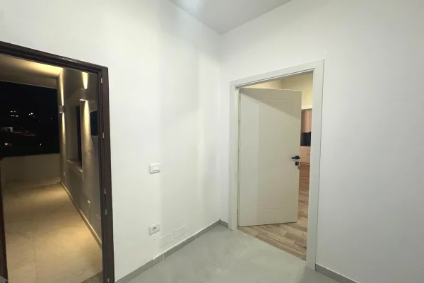 Shtepi me qera Apartament ne Tirane, 2+1, Mobilimi E mobiluar, Pagesa 500  Euro.