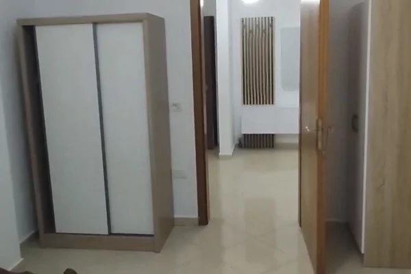 Shtepi me qera Apartament ne Tirane, 2+1, Mobilimi E mobiluar, Pagesa 60,000  Leke.