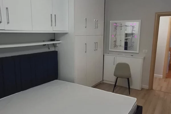 Shtepi me qera Apartament ne Tirane, 1+1, Mobilimi E mobiluar, Pagesa 500  Euro.