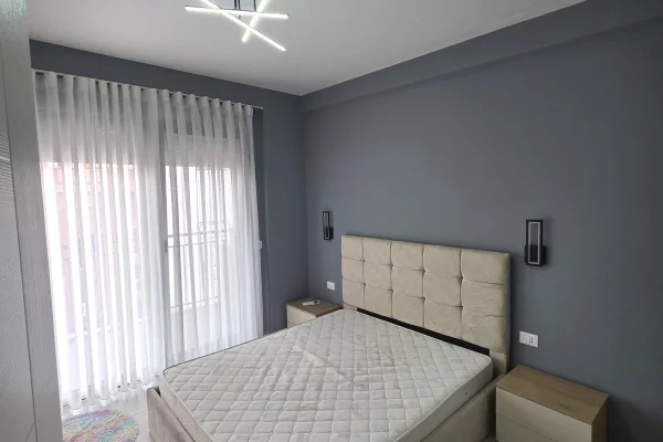 Shtepi me qera Apartament ne Tirane, 2+1, Mobilimi E mobiluar, Pagesa 900  Euro.