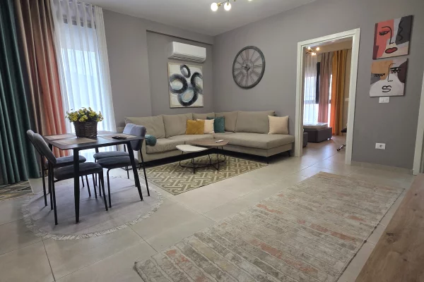 Shtepi me qera Apartament ne Tirane, 2+1, Mobilimi E mobiluar, Pagesa 900  Euro.