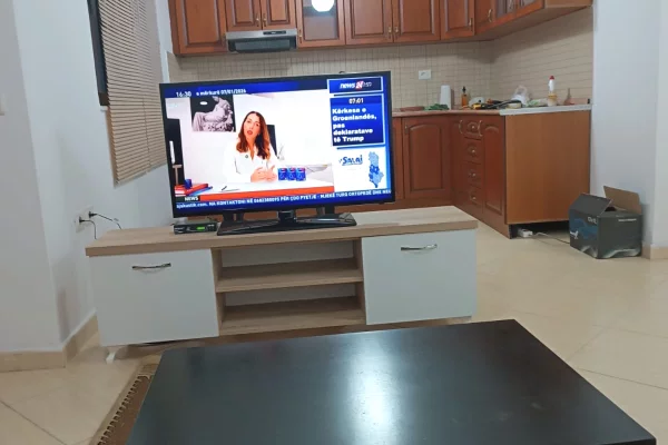 Jepet  me qira 2+1+1 Kthesa e Kamzes Malaziani 500 mije leke