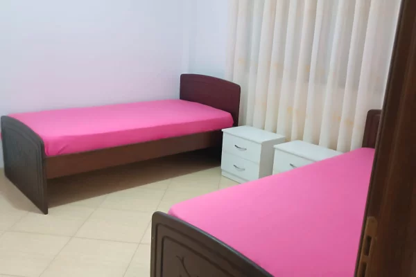 Shtepi me qera Apartament ne Tirane, 2+1, Mobilimi E mobiluar, Pagesa 50,000  Leke.