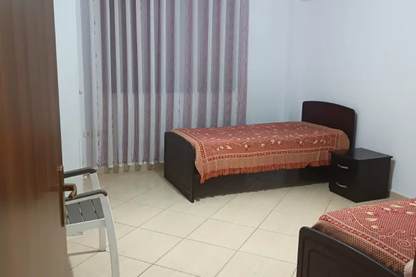 Shtepi me qera Apartament ne Tirane, 2+1, Mobilimi E mobiluar, Pagesa 50,000  Leke.