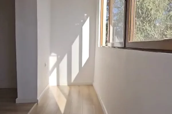 Shtepi ne shitje Apartament ne Tirane, 1+1, Mobilimi Bosh, pa mobiluar, Pagesa 98,000  Euro.