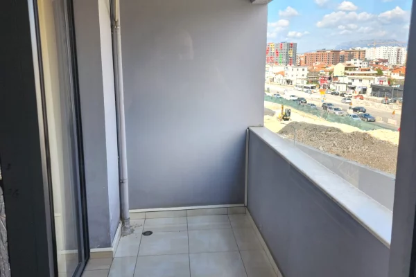 Shtepi me qera Apartament ne Tirane, 1+1, Mobilimi Bosh, pa mobiluar, Pagesa 30,000  Leke.