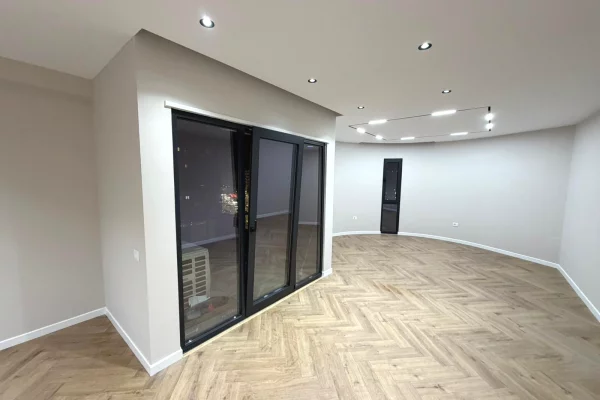 Shtepi me qera Apartament ne Tirane, 2+1, Mobilimi Bosh, pa mobiluar, Pagesa 1,000  Euro.