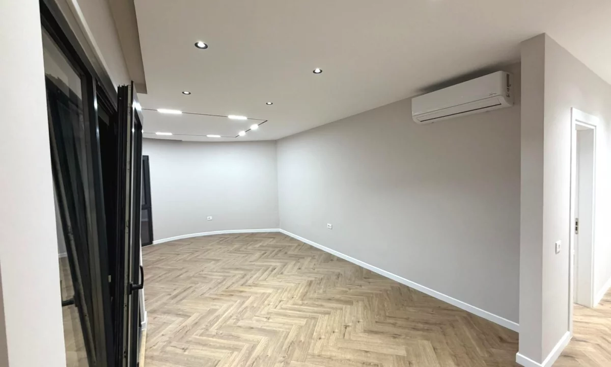Shtepi me qera Apartament ne Tirane, 2+1, Mobilimi Bosh, pa mobiluar, Pagesa 1,000  Euro.