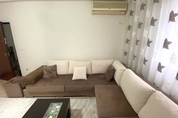 Shtepi me qera Apartament ne Tirane, 1+1, Mobilimi E mobiluar, Pagesa 55,000  Leke.