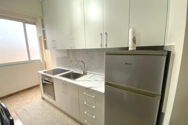 Shtepi me qera Apartament ne Tirane, 1+1, Mobilimi E mobiluar, Pagesa 55,000  Leke.
