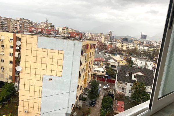 Shtepi me qera Apartament ne Tirane, 1+1, Mobilimi E mobiluar, Pagesa 55,000  Leke.