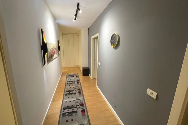 Shtepi me qera Apartament ne Tirane, 2+1, Mobilimi E mobiluar, Pagesa 1,000  Euro.