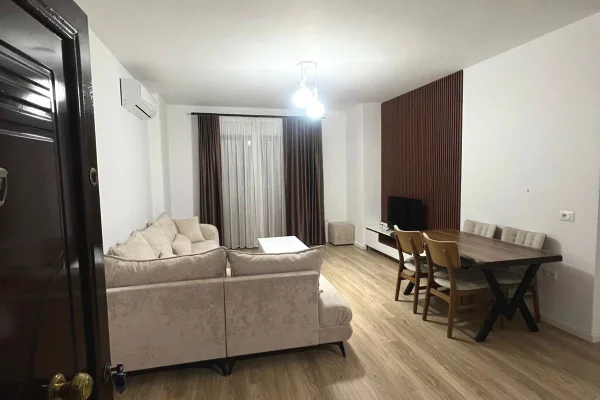 Shtepi me qera 1+1 ne Tirane - 50,000 Leke