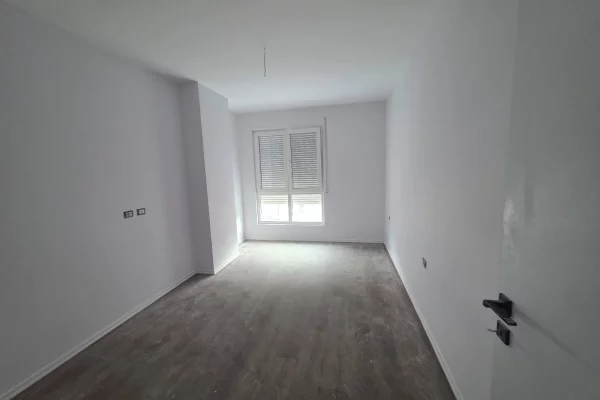 Apartment for rent in Tirana 2+1, Emty