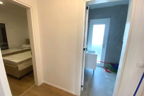 Shtepi me qera Apartament ne Tirane, 2+1, Mobilimi E mobiluar, Pagesa 1,300  Euro.