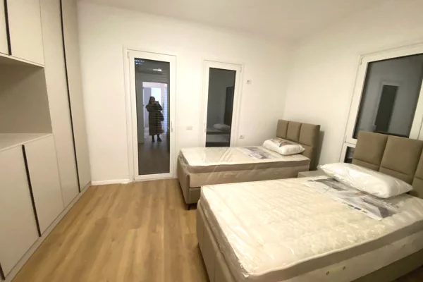 Shtepi me qera Apartament ne Tirane, 2+1, Mobilimi E mobiluar, Pagesa 1,300  Euro.