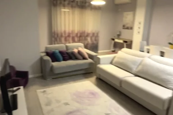 Shtepi me qera Apartament ne Tirane, 1+1, Mobilimi E mobiluar, Pagesa 600  Euro.