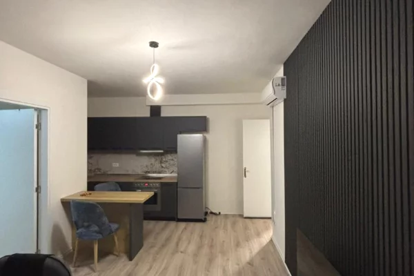 Appartamento in affitto a Tirana 1+1, Arredato