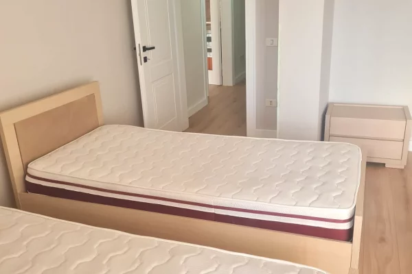 Shtepi me qera Apartament ne Tirane, 2+1, Mobilimi E mobiluar, Pagesa 70,000  Leke.