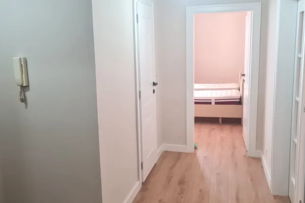 Shtepi me qera Apartament ne Tirane, 2+1, Mobilimi E mobiluar, Pagesa 70,000  Leke.