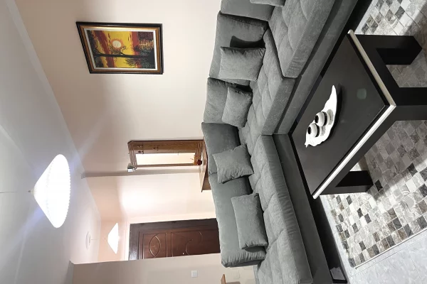 Shtepi me qera 2+1 ne Tirane - 55,000 Leke