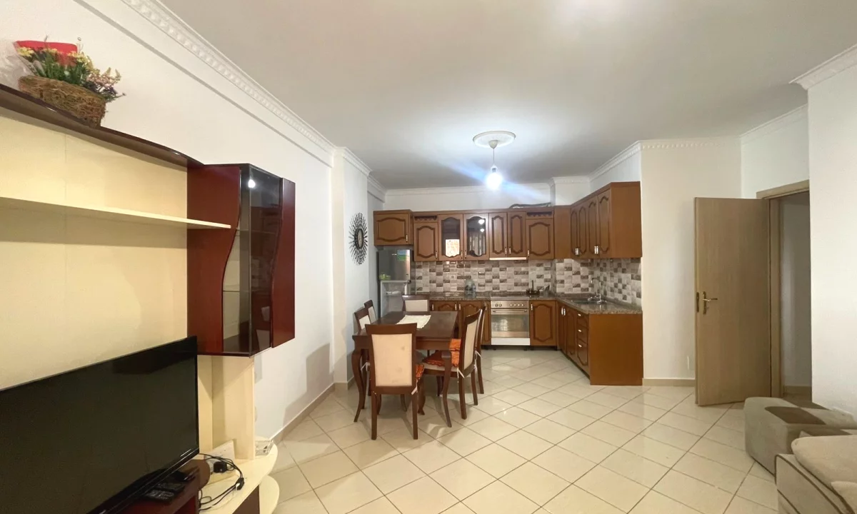 Shtepi me qera Apartament ne Tirane, 2+1, Mobilimi E mobiluar, Pagesa 50,000  Leke.