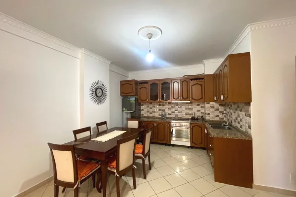 Shtepi me qera Apartament ne Tirane, 2+1, Mobilimi E mobiluar, Pagesa 50,000  Leke.