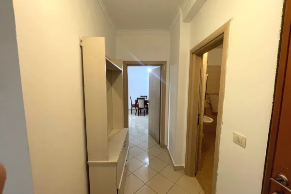 Shtepi me qera Apartament ne Tirane, 2+1, Mobilimi E mobiluar, Pagesa 50,000  Leke.