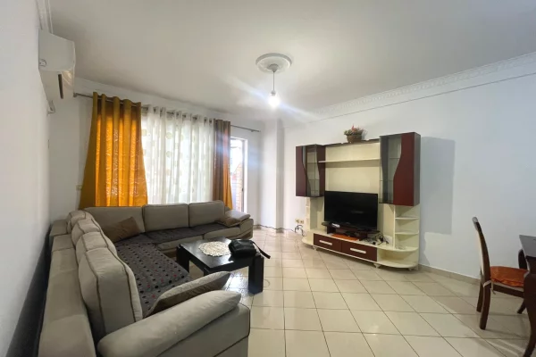 Shtepi me qera Apartament ne Tirane, 2+1, Mobilimi E mobiluar, Pagesa 50,000  Leke.