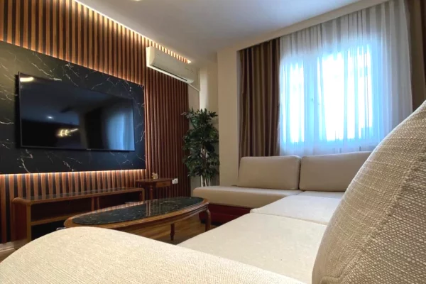 Shtepi me qera Apartament ne Tirane, 2+1, Mobilimi E mobiluar, Pagesa 880  Euro.