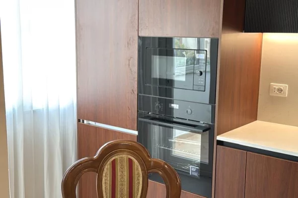 Shtepi me qera Apartament ne Tirane, 2+1, Mobilimi E mobiluar, Pagesa 880  Euro.