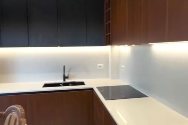 Shtepi me qera Apartament ne Tirane, 2+1, Mobilimi E mobiluar, Pagesa 880  Euro.