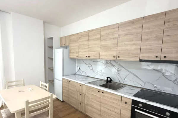 Shtepi me qera Apartament ne Tirane, 2+1, Mobilimi E mobiluar, Pagesa 60,000  Leke.