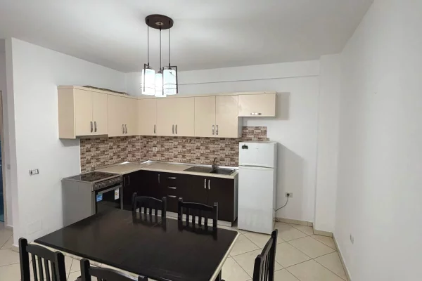 Shtepi me qera Apartament ne Tirane, 2+1, Mobilimi E mobiluar, Pagesa 50,000  Leke.