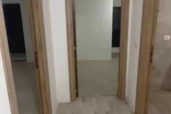 Shtepi me qera Apartament ne Tirane, 2+1, Mobilimi Bosh, pa mobiluar, Pagesa 45,000  Leke.