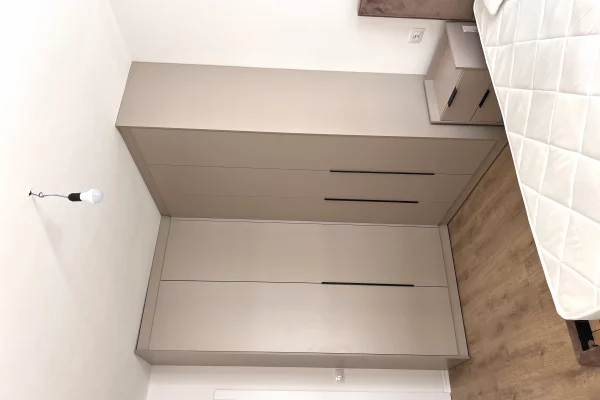 Shtepi me qera Apartament ne Tirane, 2+1, Mobilimi E mobiluar, Pagesa 50,000  Leke.