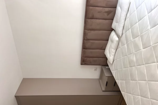 Shtepi me qera Apartament ne Tirane, 2+1, Mobilimi E mobiluar, Pagesa 50,000  Leke.