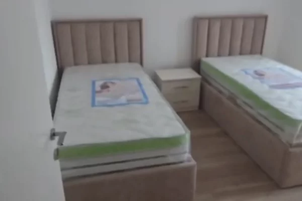 Shtepi me qera Apartament ne Tirane, 2+1, Mobilimi E mobiluar, Pagesa 60,000  Leke.