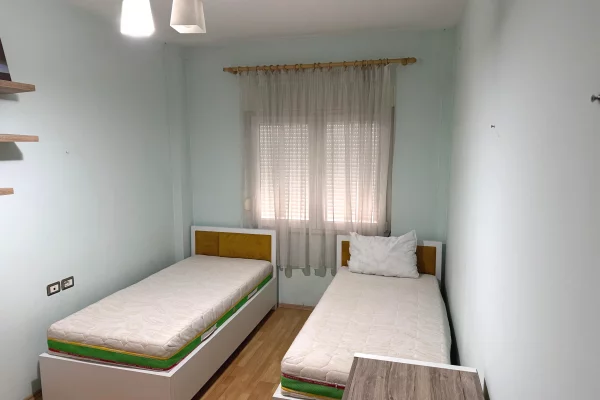 Shtepi me qera Apartament ne Tirane, 2+1, Mobilimi E mobiluar, Pagesa 50,000  Leke.