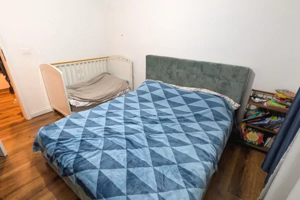 Shtepi ne shitje Apartament ne Tirane, 2+1, Mobilimi E mobiluar, Pagesa 16,500,000  Leke.