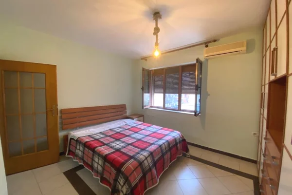 Shtepi me qera Apartament ne Tirane, 1+1, Mobilimi E mobiluar, Pagesa 50,000  Leke.