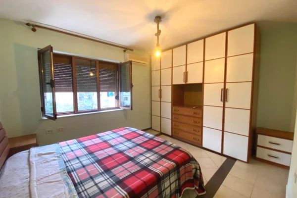 Shtepi me qera Apartament ne Tirane, 1+1, Mobilimi E mobiluar, Pagesa 50,000  Leke.