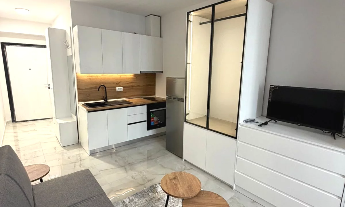 Shtepi me qera Apartament ne Tirane, Garsoniere, Mobilimi E mobiluar, Pagesa 42,000  Leke.