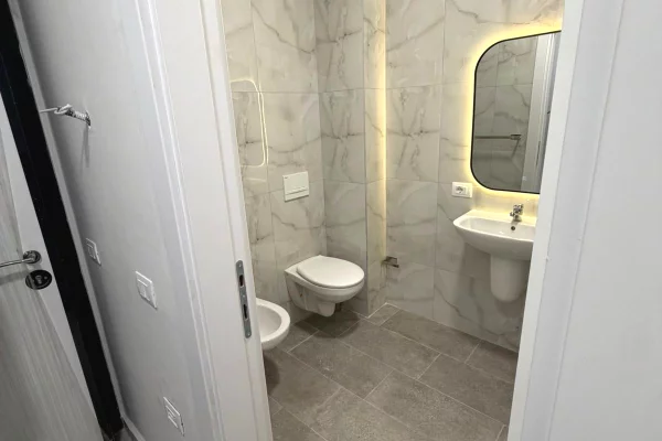 Shtepi me qera Apartament ne Tirane, Garsoniere, Mobilimi E mobiluar, Pagesa 42,000  Leke.